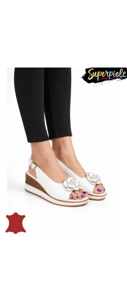SANDALE DAMĂ DIN PIELE NATURALĂ CU PLATFORMĂ ȘI FLOARE DECORATIVĂ