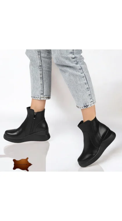 Ghete scurte negre din piele naturală cu talpă ortopedică