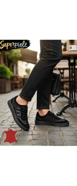 Pantofii sport la modă sunt confecționați din piele naturală combinată cu piele naturală întoarsă