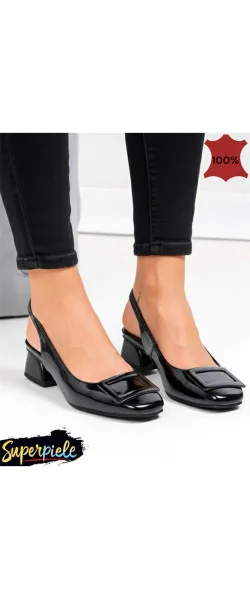 Pantofi de damă din piele naturală neagră, cu decorațiuni metalice și toc gros