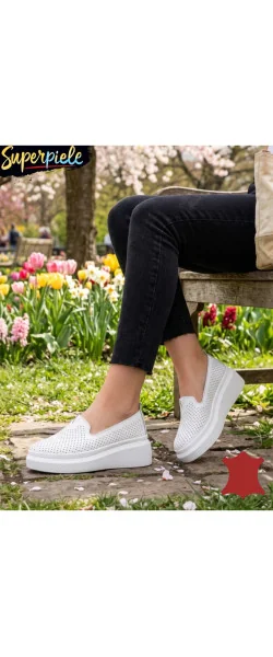 Pantofi casual dama piele naturala albi perforați cu talpă groasă