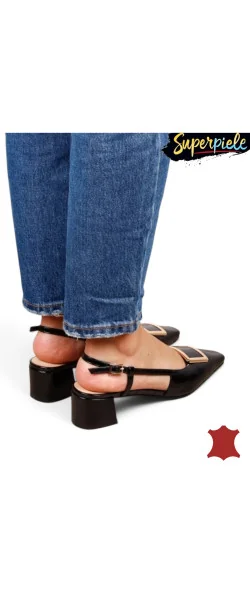 Pantofi decupați eleganți din piele naturală cu cataramă decorativă