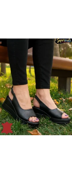 Sandale dama piele naturala perforate albe cu talpa tip platforma