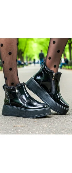 Ghete dama din piele naturala lacuita negre T7008